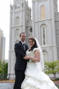 Gary y Amanda el día de su sellamiento en el Templo de Salt Lake City